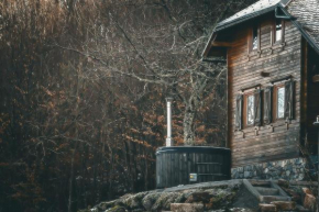 House Forest with HOT TUB
